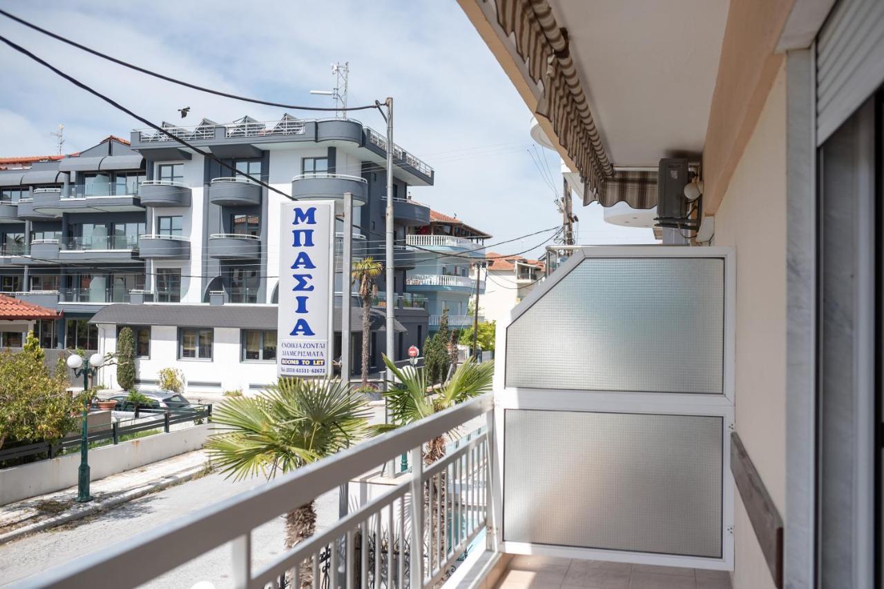 Μpasias Apartments Paralía エクステリア 写真