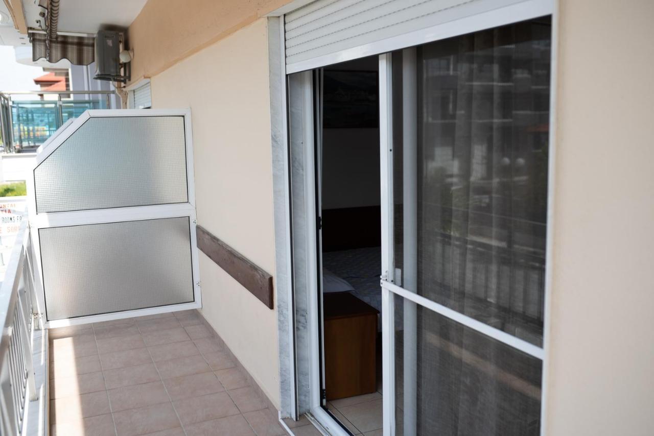 Μpasias Apartments Paralía エクステリア 写真