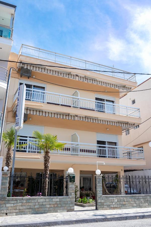 Μpasias Apartments Paralía エクステリア 写真